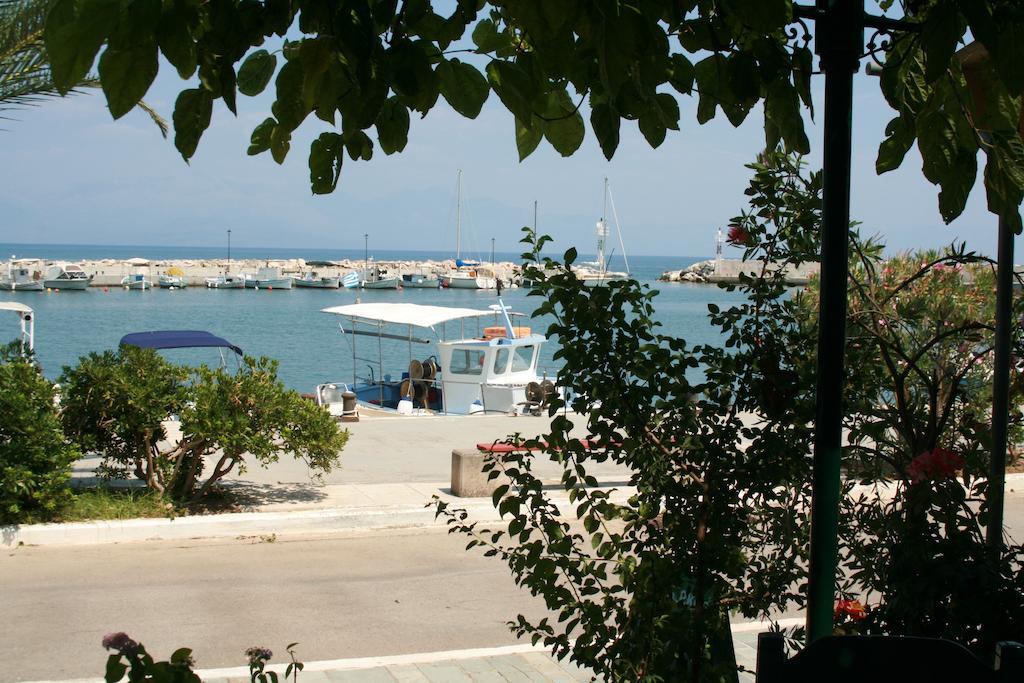 Francisco Beach Hotel Agios Andreas  Exterior photo